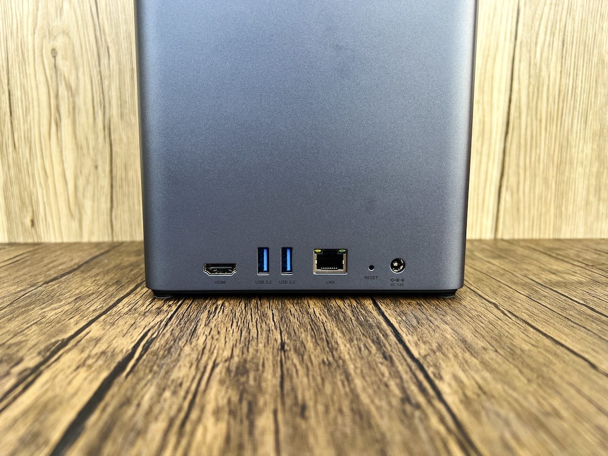 UGREEN NASync DH4300 Plus NAS Review